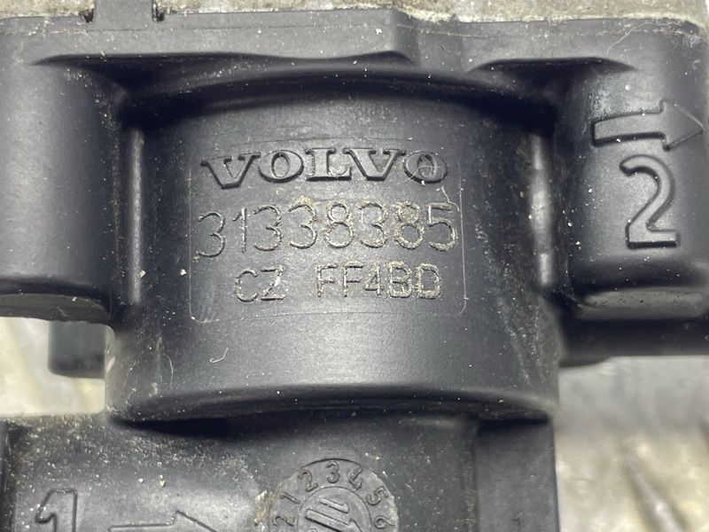 Клапан системи охолодження 31338385 Volvo XC90