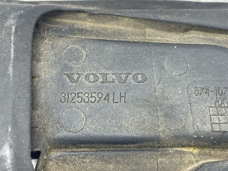 Накладка Volvo XC60