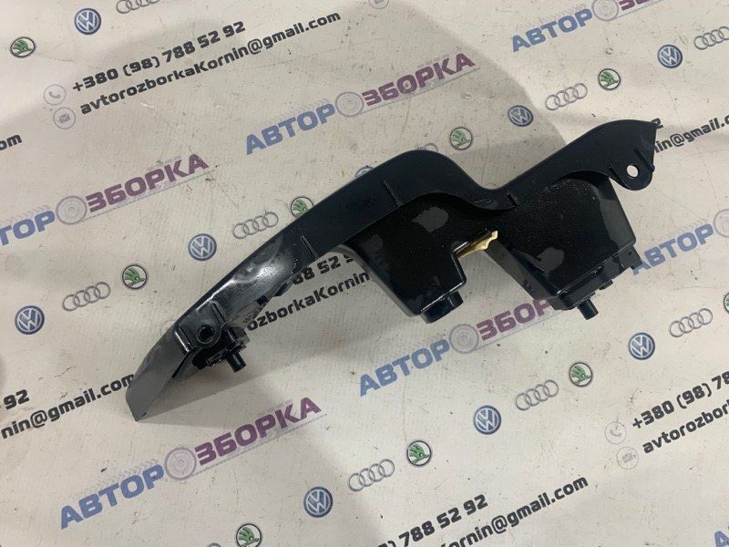 Кронштейн заднього бампера DS7317E850AB Ford Fusion