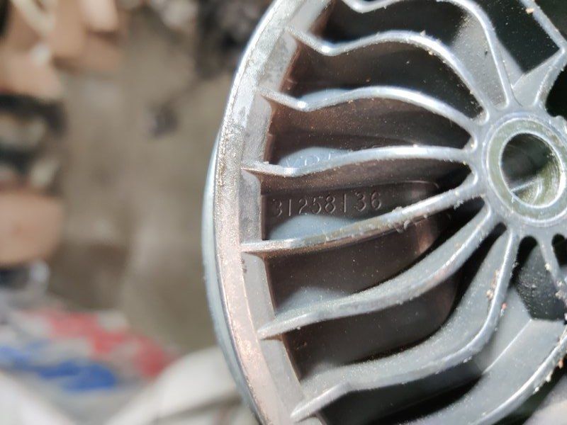 Шків помпи 31258136 Volvo XC60