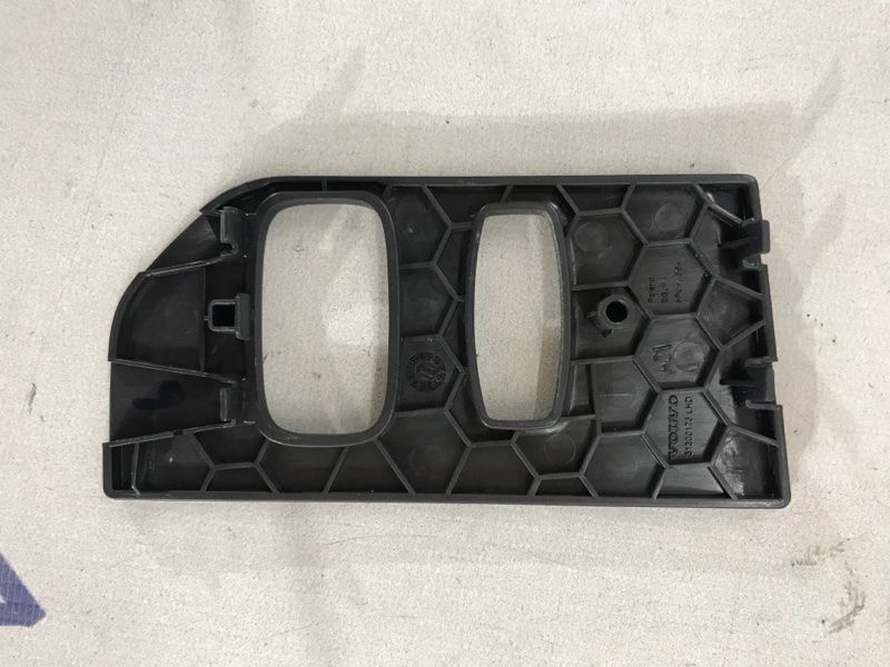 Накладка торпедо 31300173 Volvo XC60