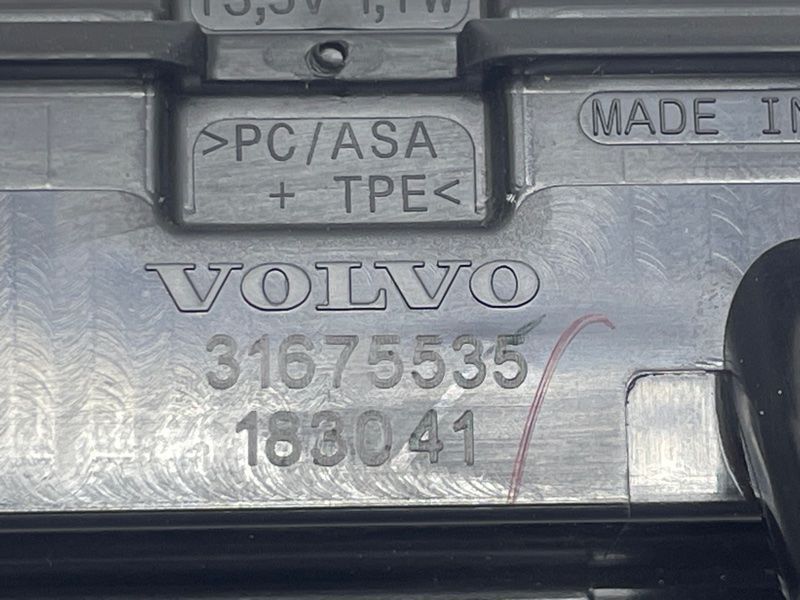 Кнопка відкривання кришки багажника 31675535 Volvo XC60