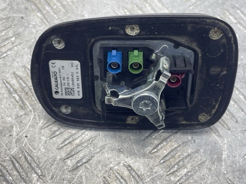 Антена на дах 4M0035503M Audi A4 Audi Q5 PHEV, Audi A4, Audi A4 Allroad, Audi A5, Audi A5 Sportback, Audi Q3, Audi Q5, Audi Q7, Audi RS5, Audi RS5 Sportback, Audi S4, Audi S5, Audi S5 Sportback, Audi SQ5