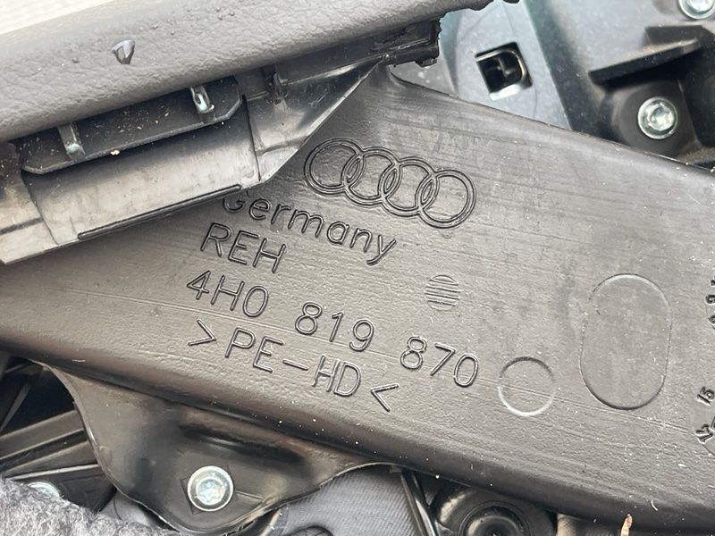 Карта / Обшивка двери 4H1867104BWFA Audi A8