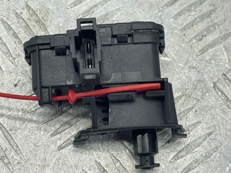 Замок лючка паливного бака 8K0862153H Audi Q5