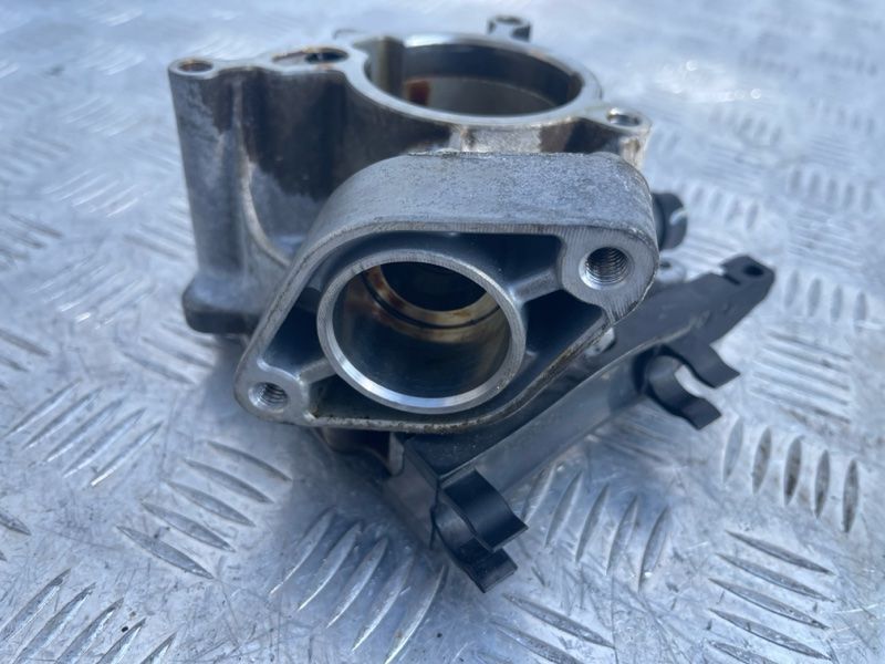 Вакуумний насос 06L145100F Audi A6