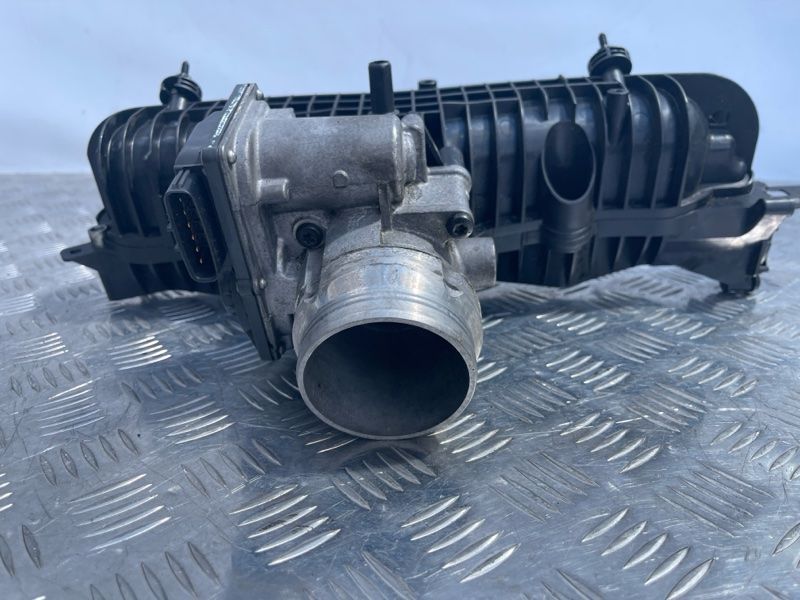 Колектор впускний з дроселем 31431777 Volvo XC60