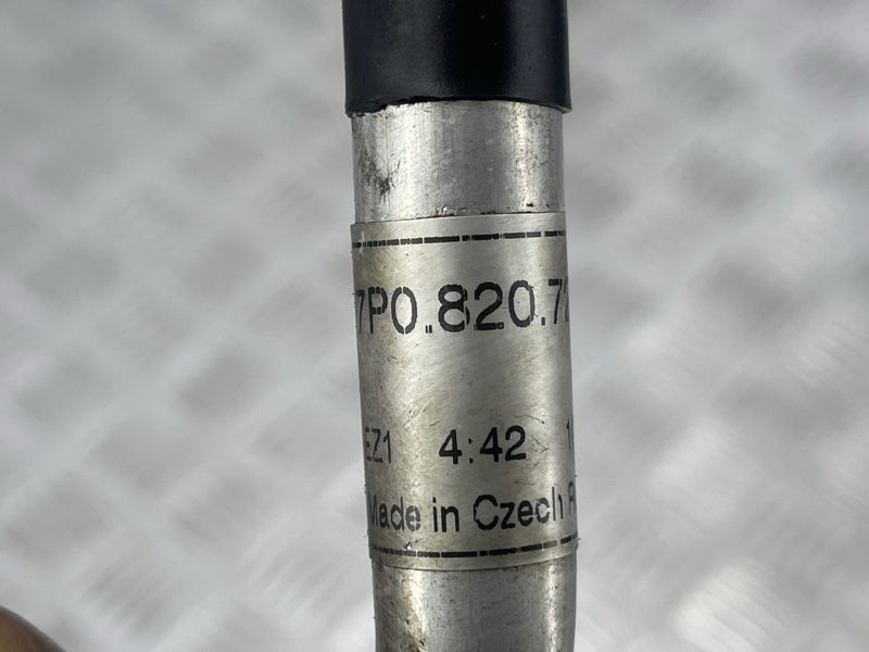 Трубка кондиціонера 7P0820721B Volkswagen Touareg