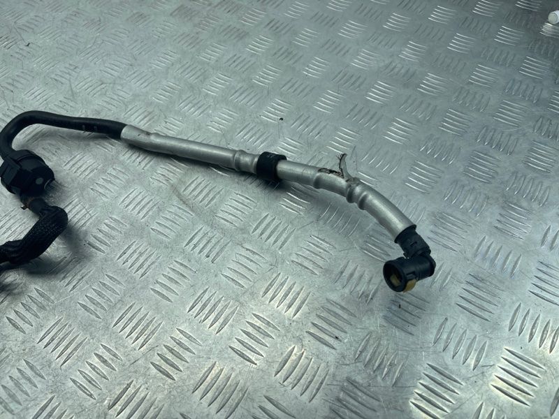 Шланг з'єднувальний 7P6133352C Volkswagen Touareg