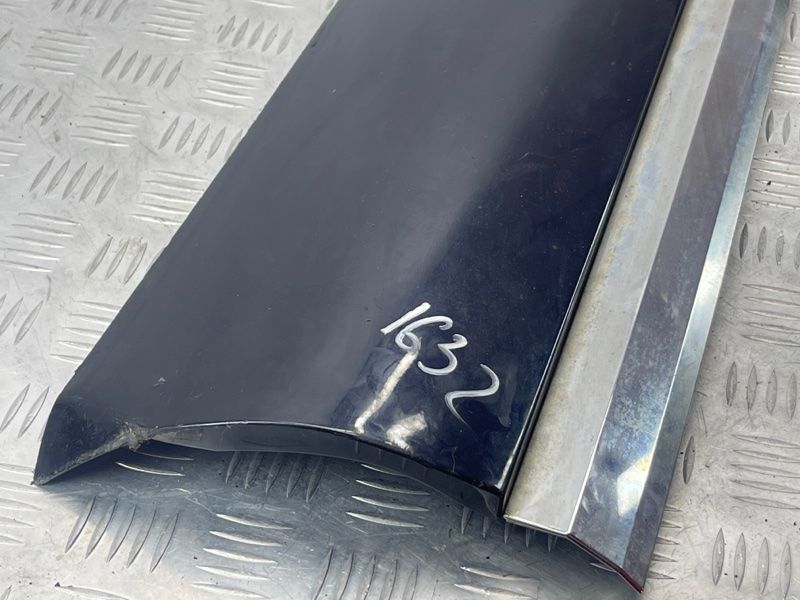 Накладка дверей 7P6854939M Volkswagen Touareg