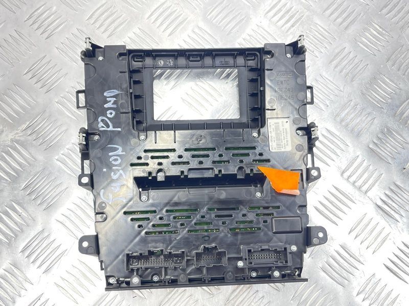 Дисплей и панель управления климатом Ford Fusion