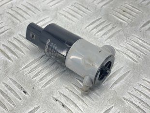 Насос омивача 32274158 Polestar 2