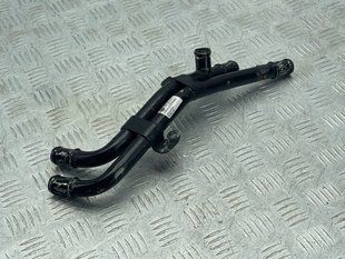 Трубопровід системи охолодження 7P0121070AC Volkswagen Touareg