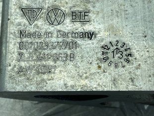 Кронштейн стабилизатора подвески 7L0411063B Audi Q7