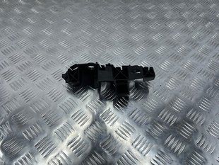 Направляющая переднего бампера 80A807284A Audi Q5