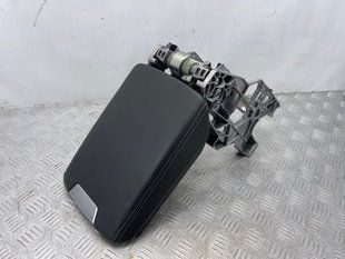 Подлокотник 4K0864207DGYM Audi A6