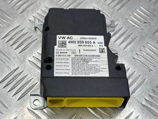 Блок керування подушками безпеки / SRS 4M0959655A Audi Q7