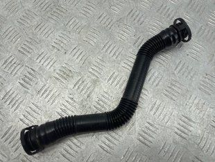 Патрубок 4M0133889F Audi Q7