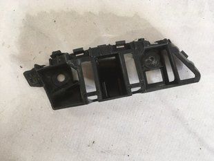 Направляющая переднего бампера 5N0807184D Volkswagen Tiguan