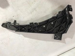 Направляюча переднього бампера 4L0807284B Audi Q7