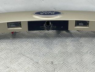 Накладка / молдинг крышки багажника GJ5Z7843400DA Ford Escape