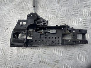 Кронштейн ручки 4M0837885A Audi Q7
