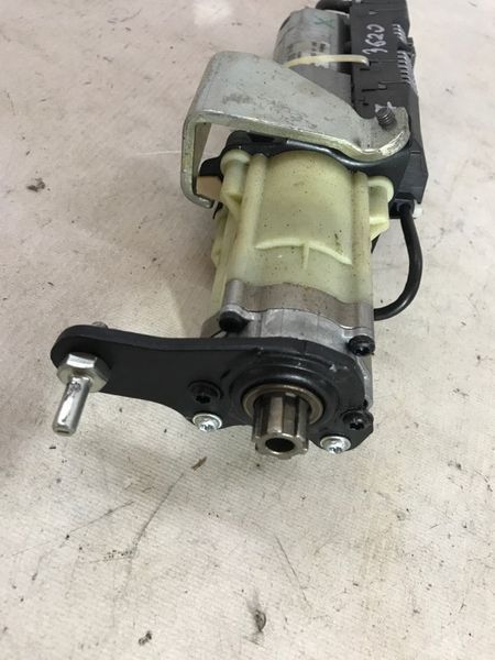 Привідний блок кришки багажника 4L0827851E Audi Q7