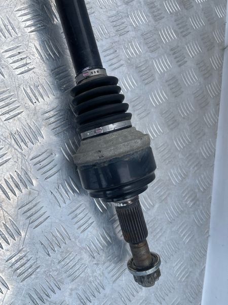 Піввісь Volkswagen Touareg