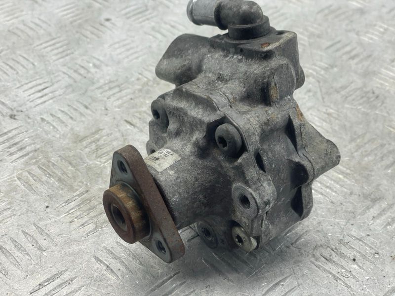 Насос гидроусилителя руля 7P6422154A Volkswagen Touareg