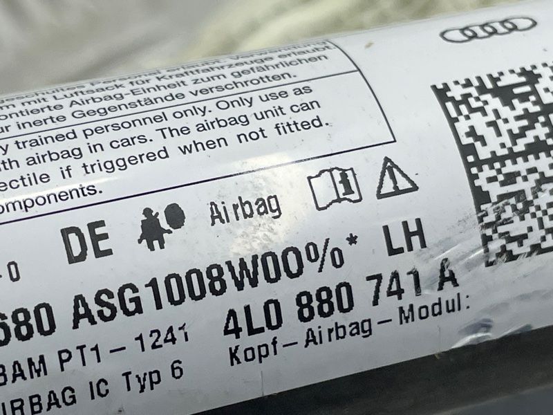 Шторка безопасности боковая / Airbag 4L0880741A Audi Q7