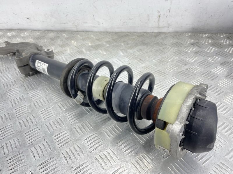 Стійка амортизатора 8W0413031AA Audi A4