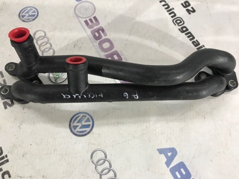 Трубопровід системи охолодження 06E121083A Audi A6