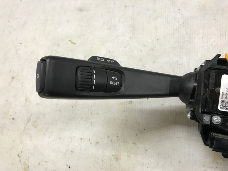 Блок подрулевых переключателей 31481765 Volvo XC60