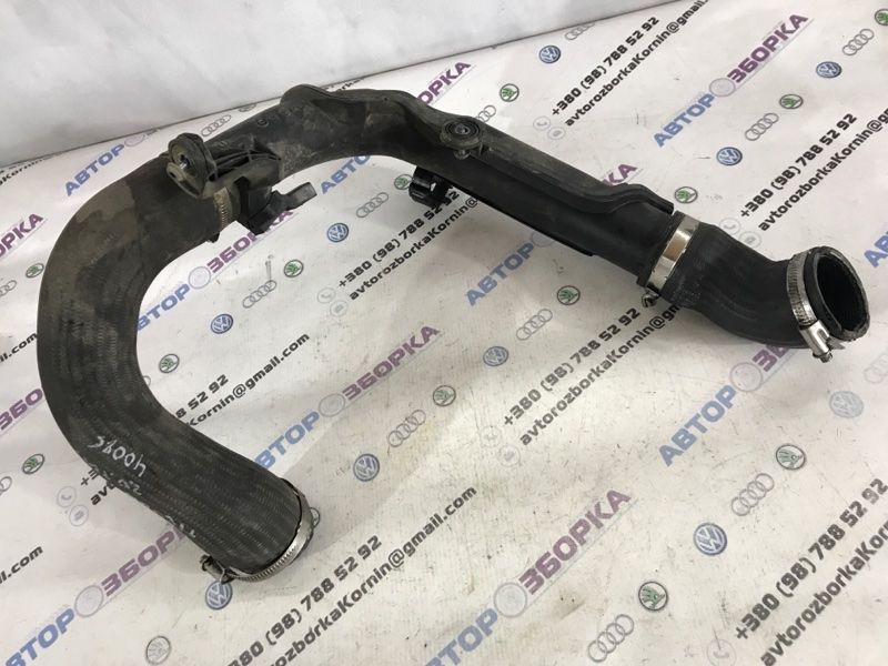 Патрубок інтеркулера 1K0145770AE Volkswagen Tiguan