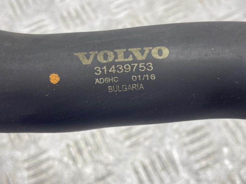 Патрубок системы охлаждения 31439753 Volvo XC90