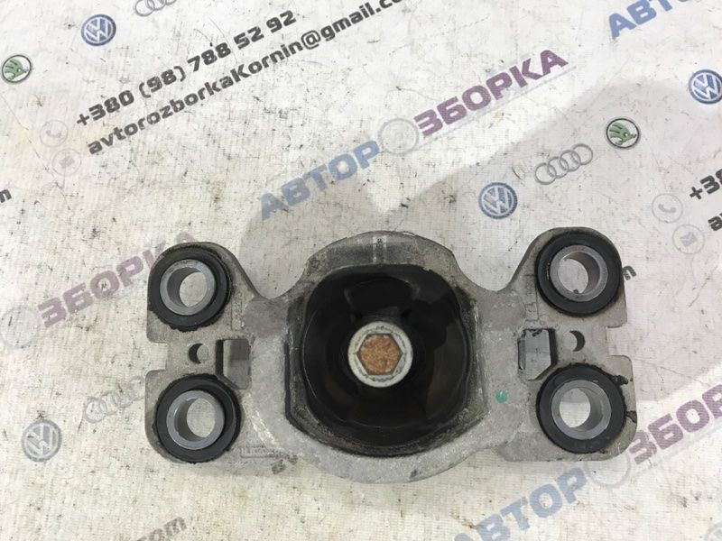 Опора двигуна 31401308 Volvo XC60