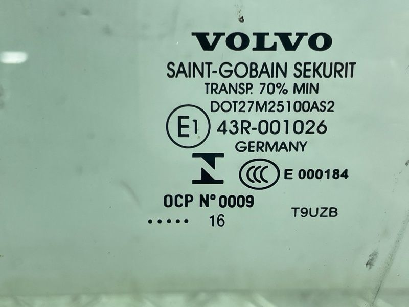 Скло дверей Volvo XC90