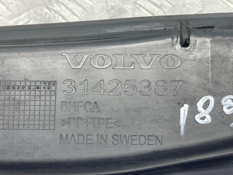 Шумоізоляція крила 31425387 Volvo XC60