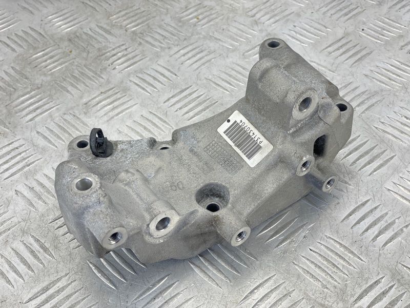 Кронштейн генератора 31430704 Volvo XC90