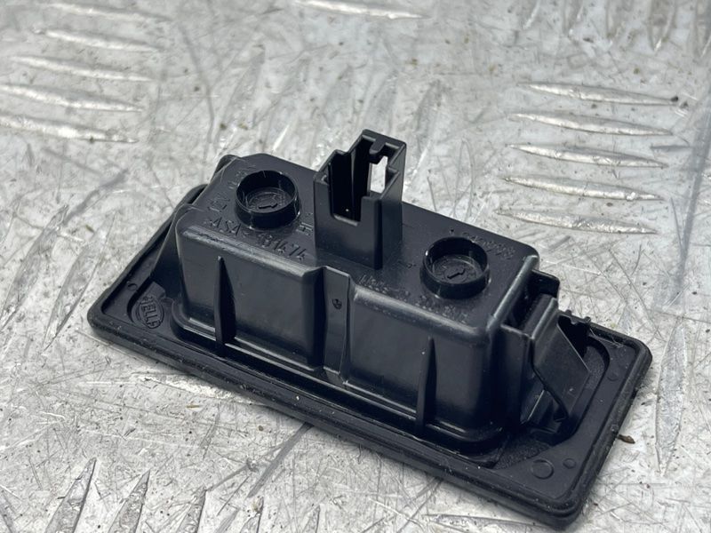Світлодіодна підсвітка номерного знака 4G0943021 Audi A6 Audi A3 Sportback e-tron, Audi A3, Audi A4, Audi A4 Allroad, Audi A5, Audi A6, Audi A7, Audi Q3, Audi Q5, Audi Q7, Audi RS5, Audi RS7, Audi S3, Audi S4, Audi S5, Audi S6, Audi S7, Audi SQ5, Audi TT, Audi TT RS, Audi TTS