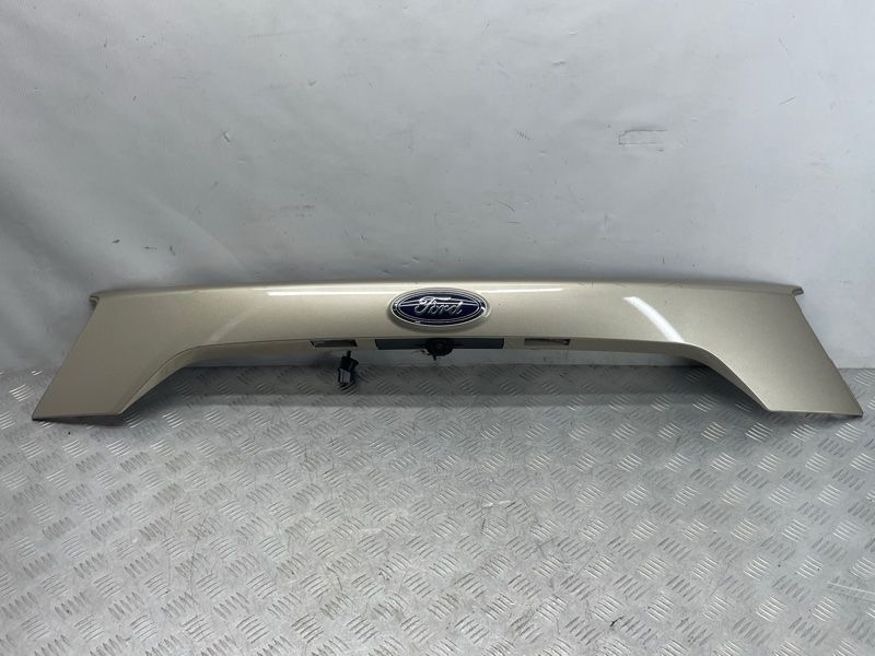 Накладка / молдинг кришки багажника GJ5Z7843400DA Ford Escape