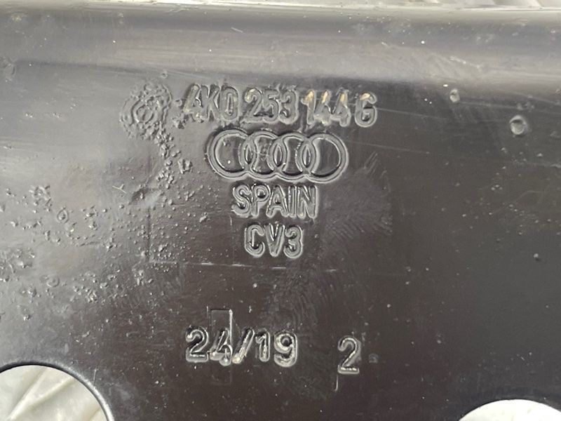 Кронштейн (хомут) глушителя 4K0253144G Audi A6
