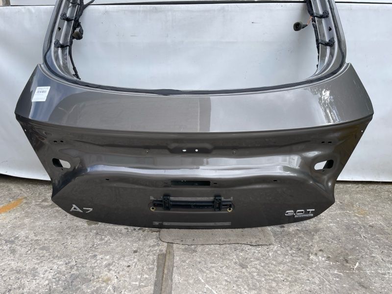 Кришка багажника 4G8827025B Audi A7