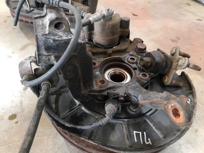 Поворотний кулак / цапфа 1K0407256AA Volkswagen Tiguan
