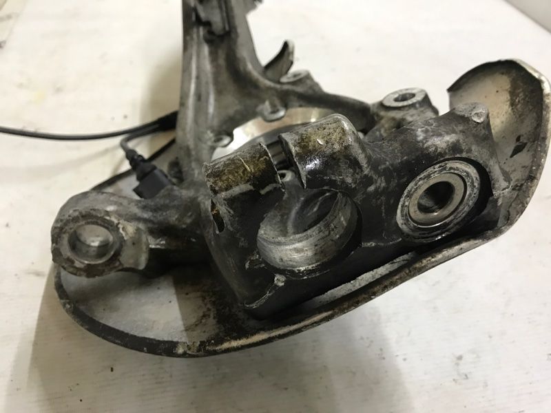 Поворотний кулак / цапфа 4G0407242C Audi S4
