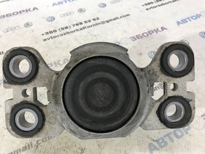 Опора двигуна 31401308 Volvo XC60