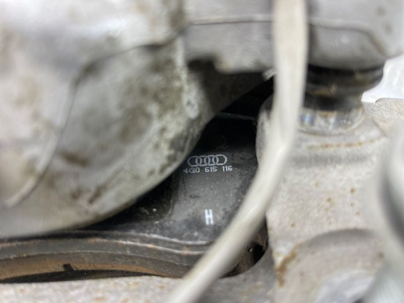 Суппорт тормозной 4G0615123C Audi A6