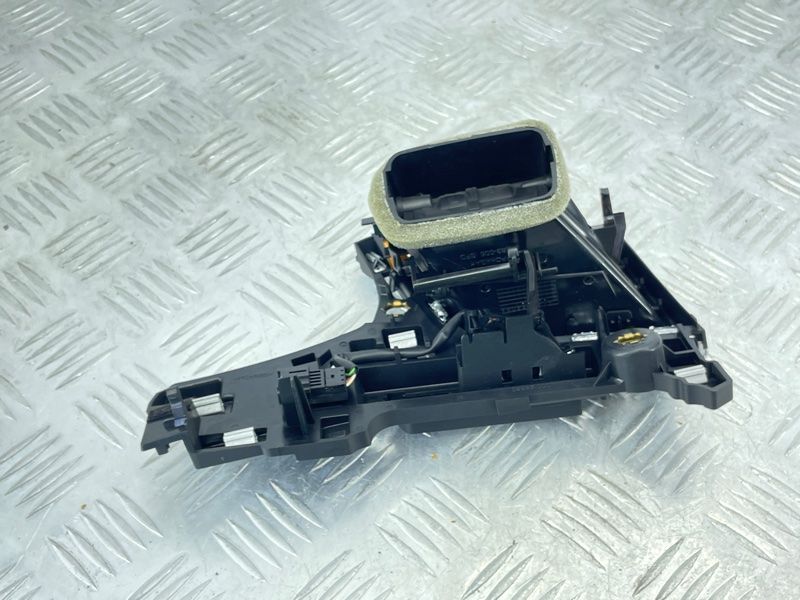 Дефлектор повітропроводу 4M1820901AP6PS Audi Q7