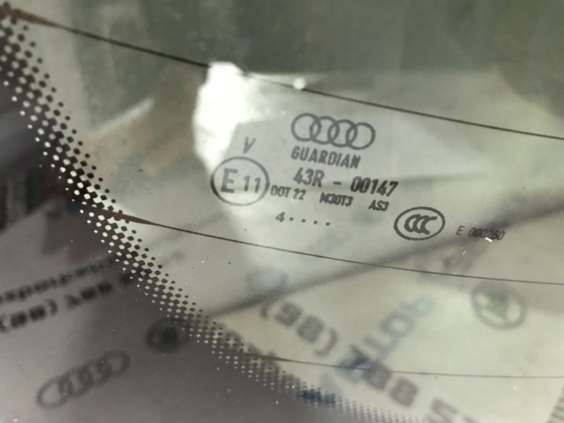 Скло заднє з обігрівом Audi Q7