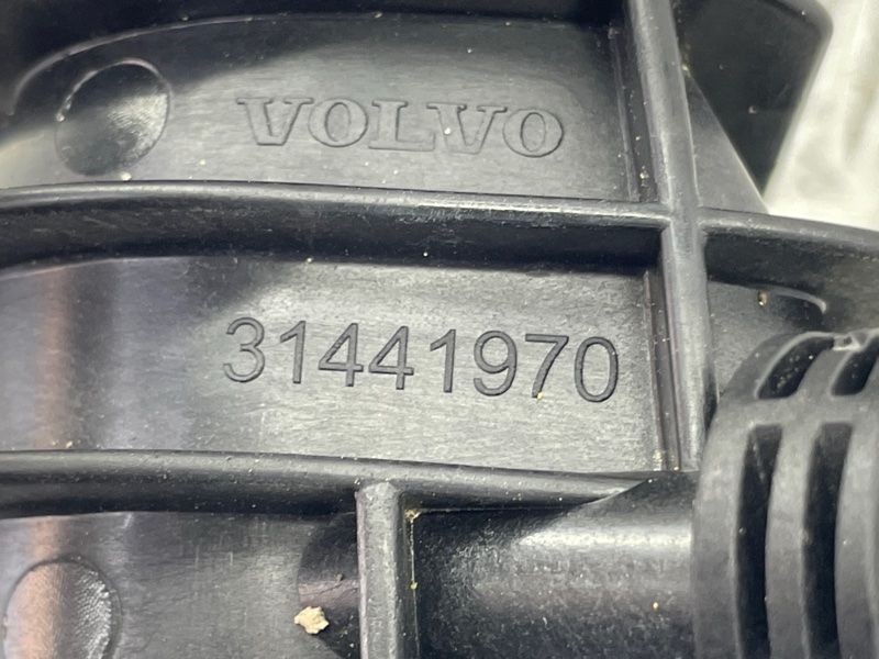 Коллектор впускной Volvo XC60